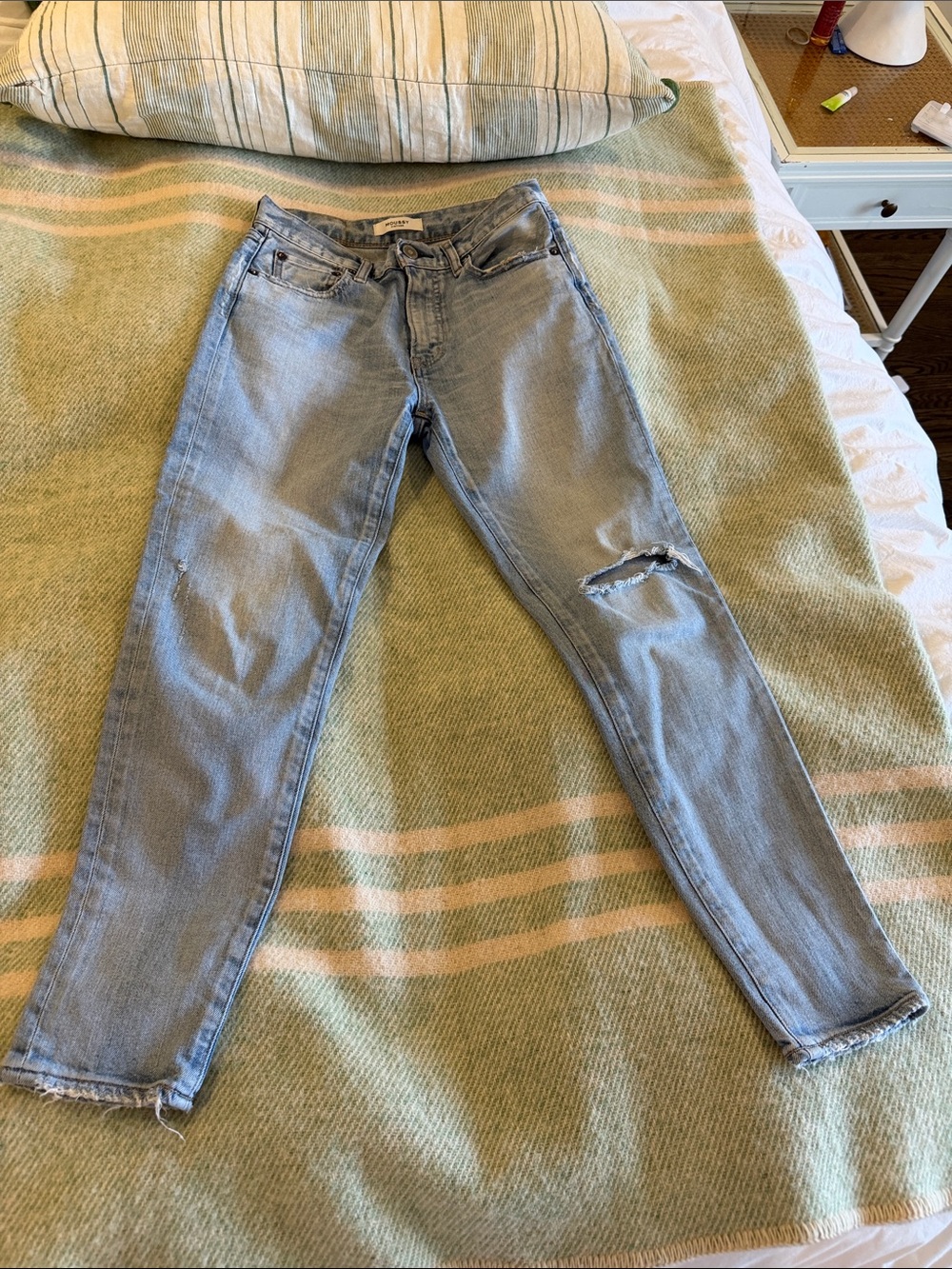 Light Wash Women's Distressed Skinny Jeans - Unbranded
